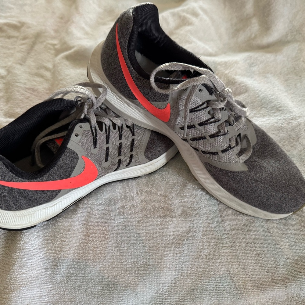 Nike Dark Gray running-walking Sneakers